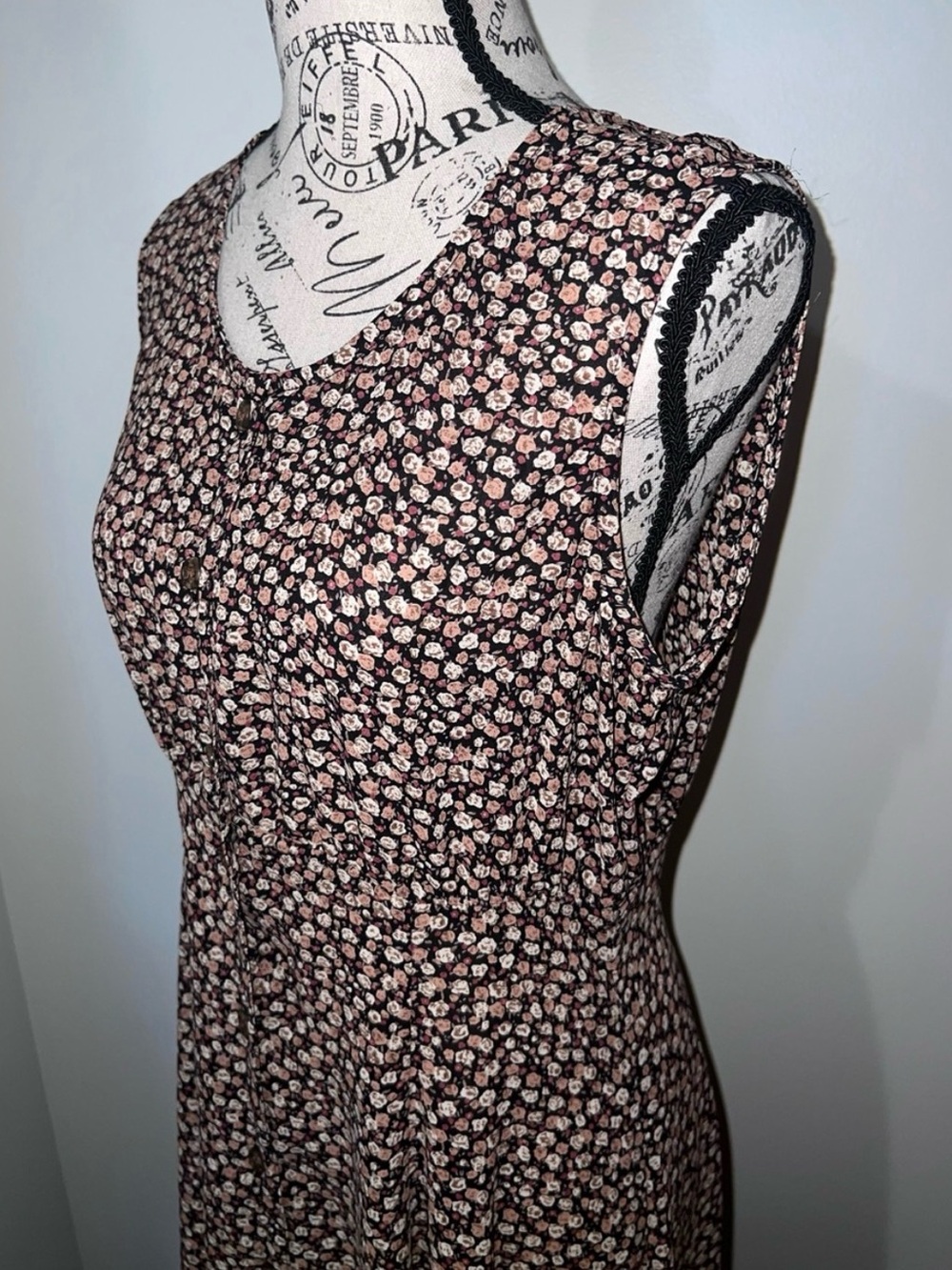 Vintage 90s Calico Floral Button Front Midi Dress
Medium - Picture 3 of 9